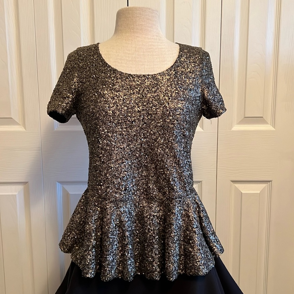 Gold Sequined Peplum Top by Tinley Road Size Small